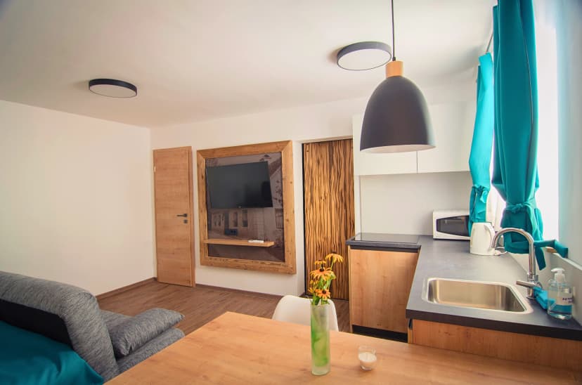 Apartma s savno 2 - Secondary 1